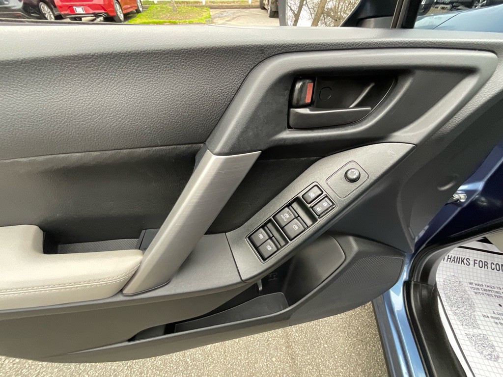 2018 Subaru Forester Image 39