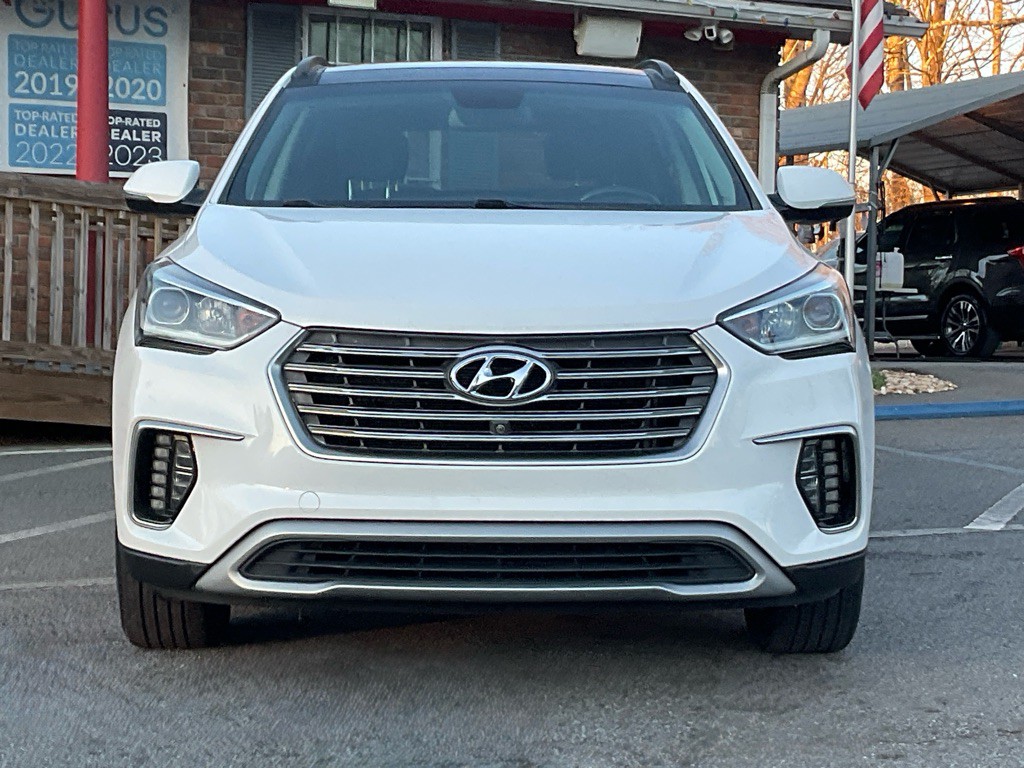 2017 Hyundai Santa Fe Image 2