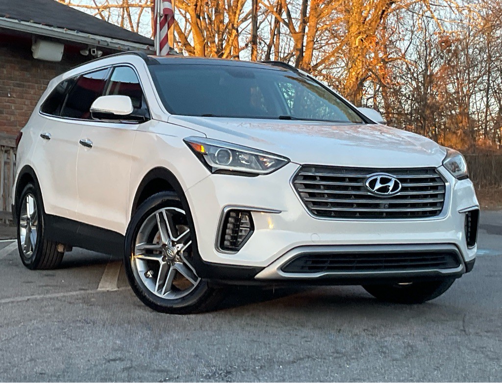 2017 Hyundai Santa Fe Image 3