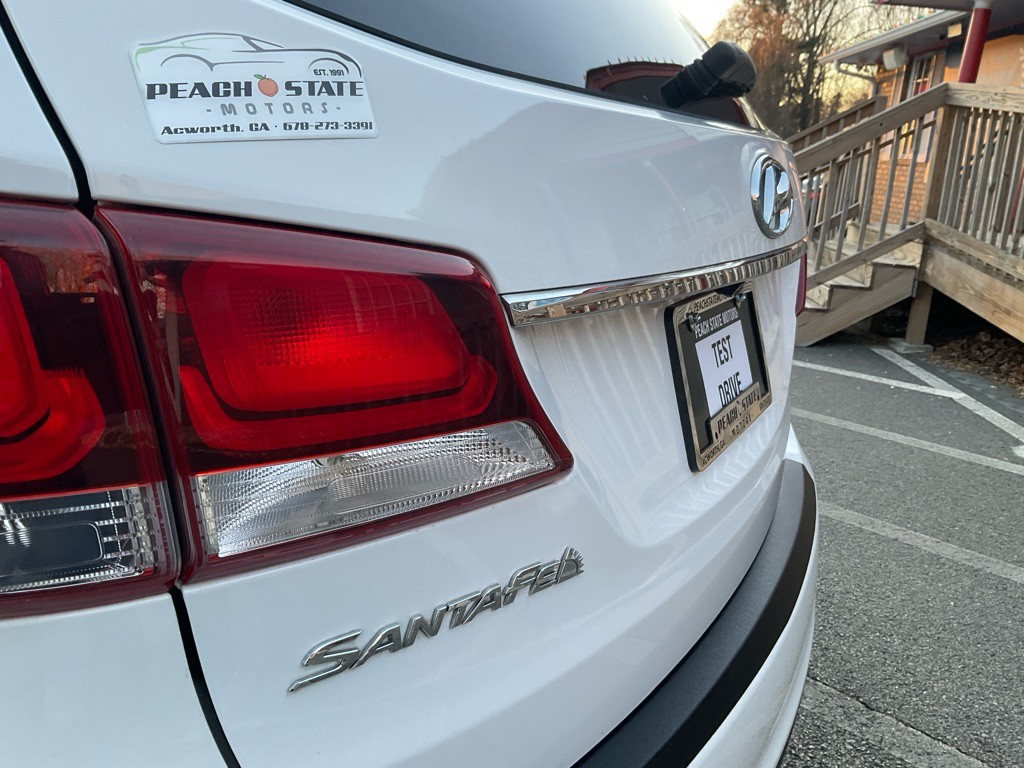 2017 Hyundai Santa Fe Image 9