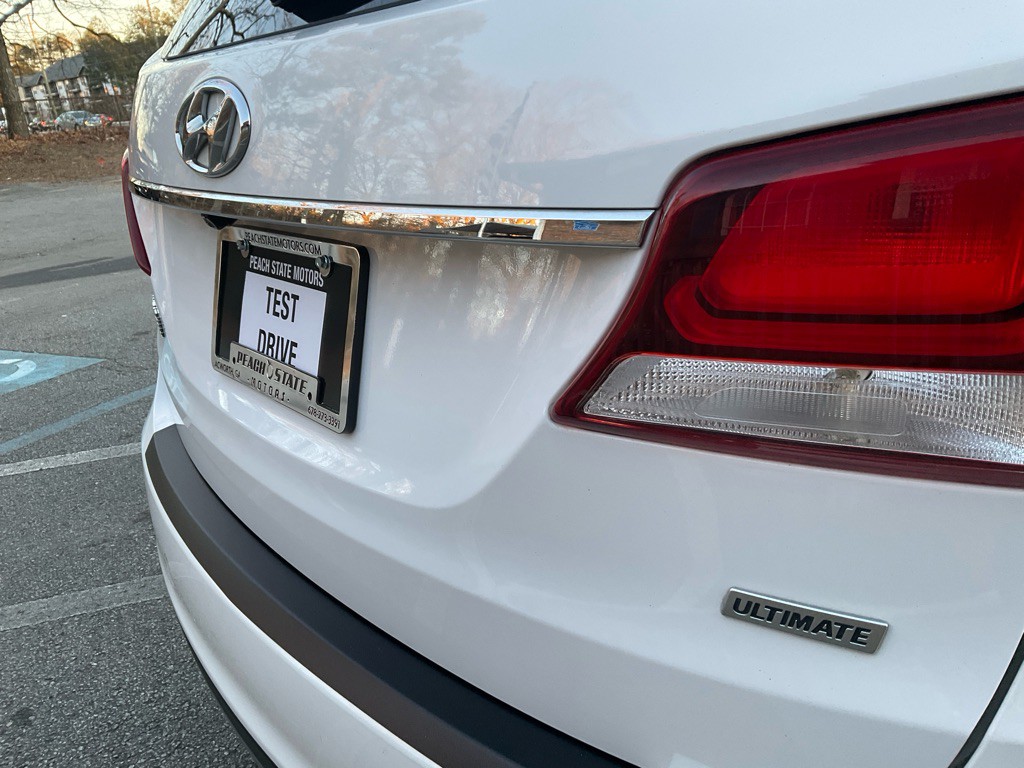 2017 Hyundai Santa Fe Image 10