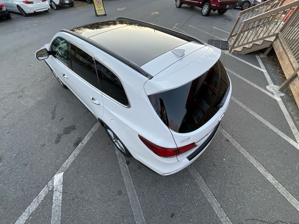 2017 Hyundai Santa Fe Image 11