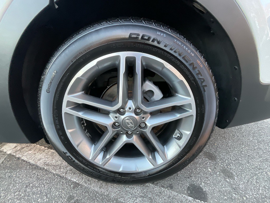 2017 Hyundai Santa Fe Image 12