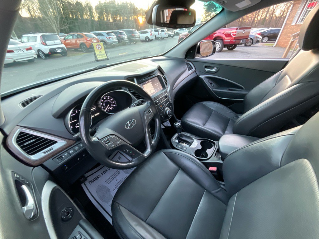 2017 Hyundai Santa Fe Image 15