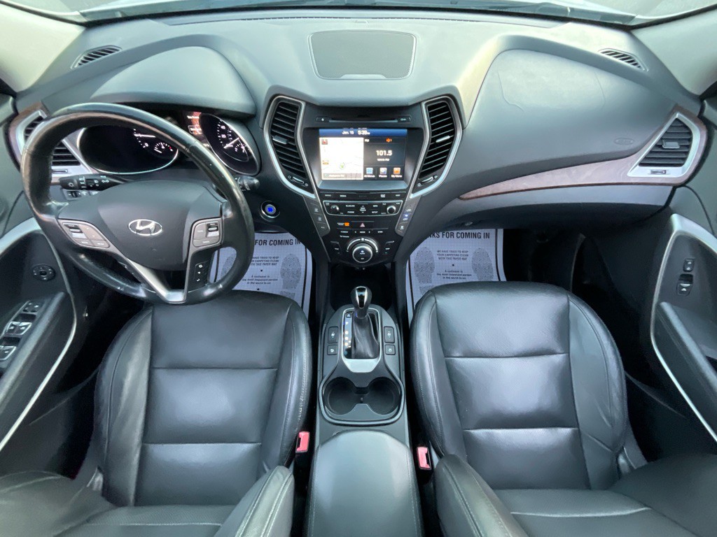 2017 Hyundai Santa Fe Image 21