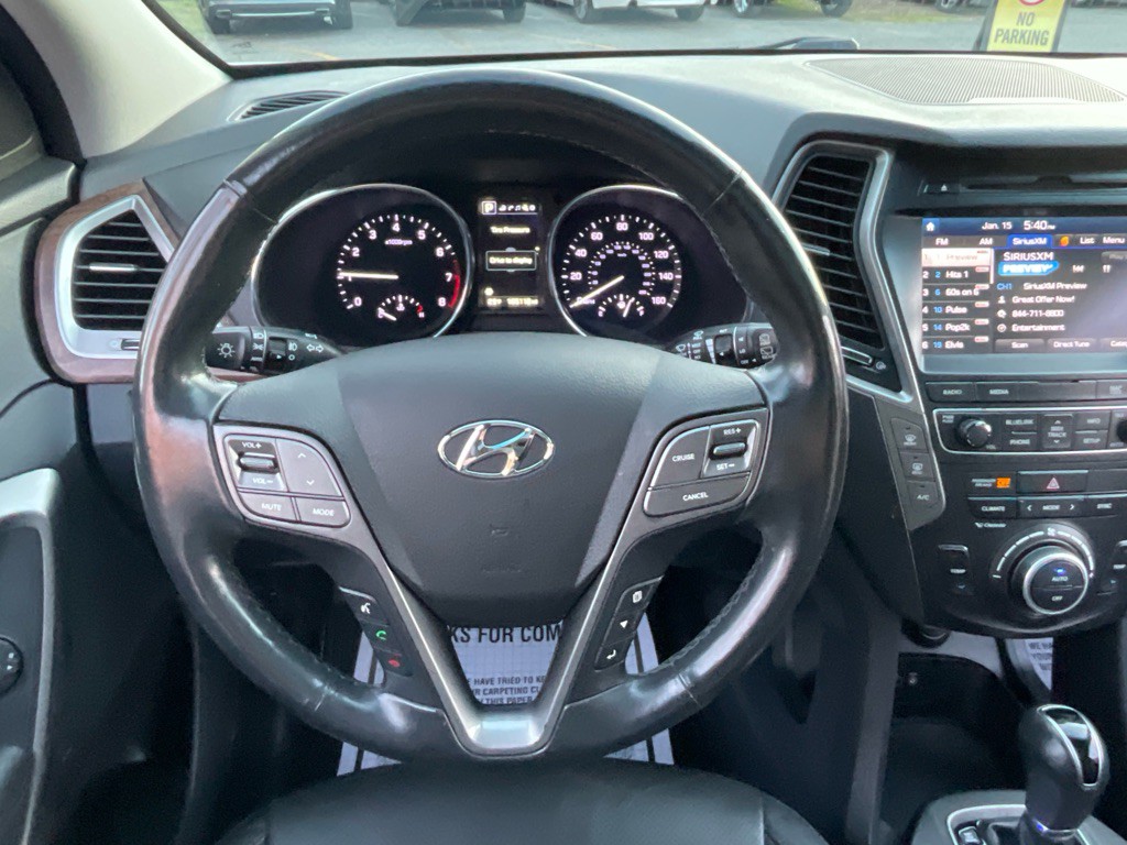 2017 Hyundai Santa Fe Image 23