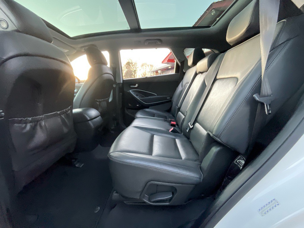 2017 Hyundai Santa Fe Image 29