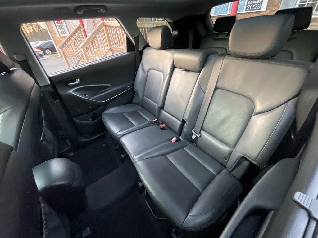 2017 Hyundai Santa Fe Image 31