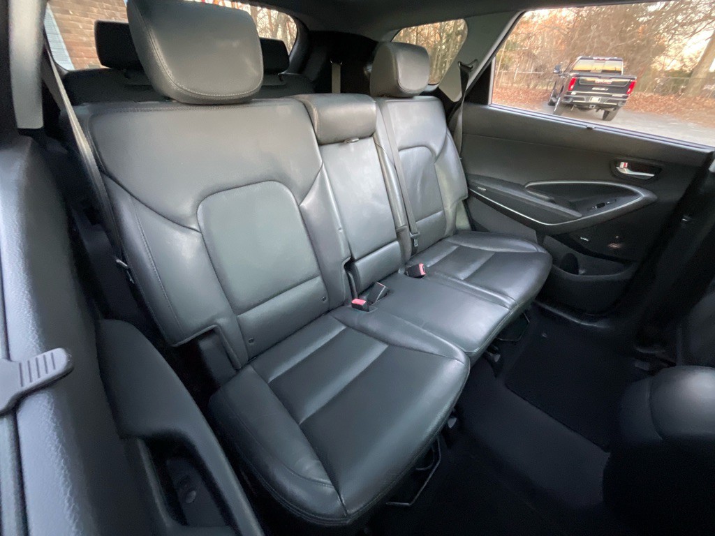 2017 Hyundai Santa Fe Image 34