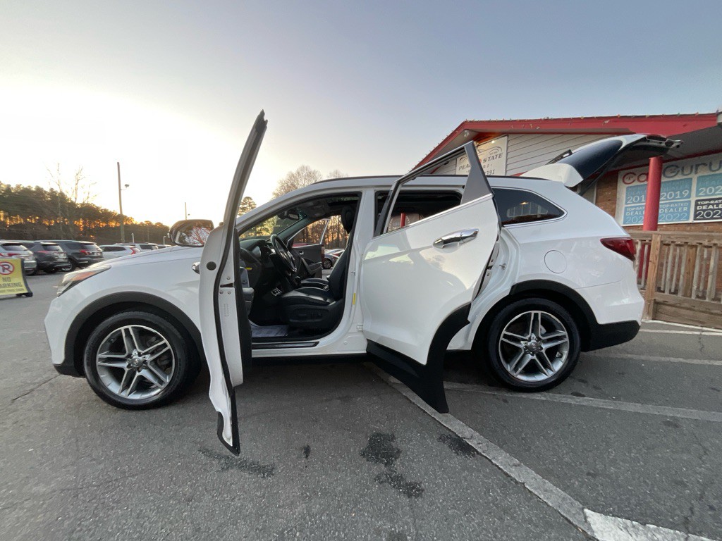 2017 Hyundai Santa Fe Image 38