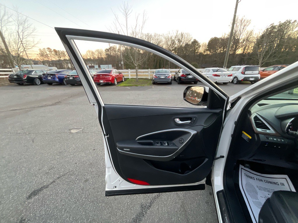 2017 Hyundai Santa Fe Image 43