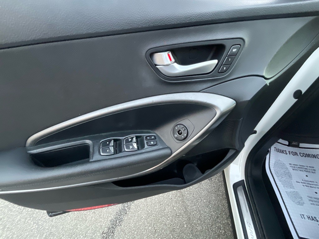 2017 Hyundai Santa Fe Image 44