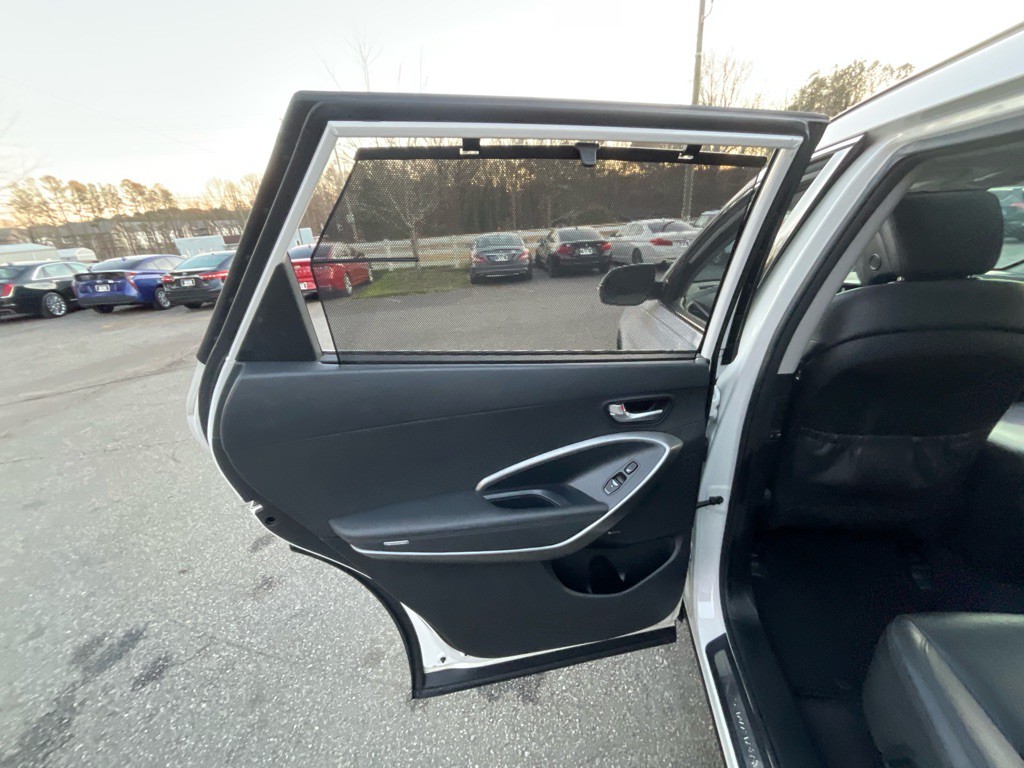 2017 Hyundai Santa Fe Image 45