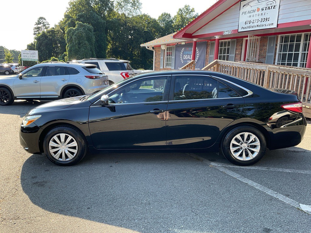 2016 Toyota Camry Image 8