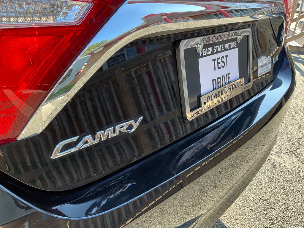 2016 Toyota Camry Image 9