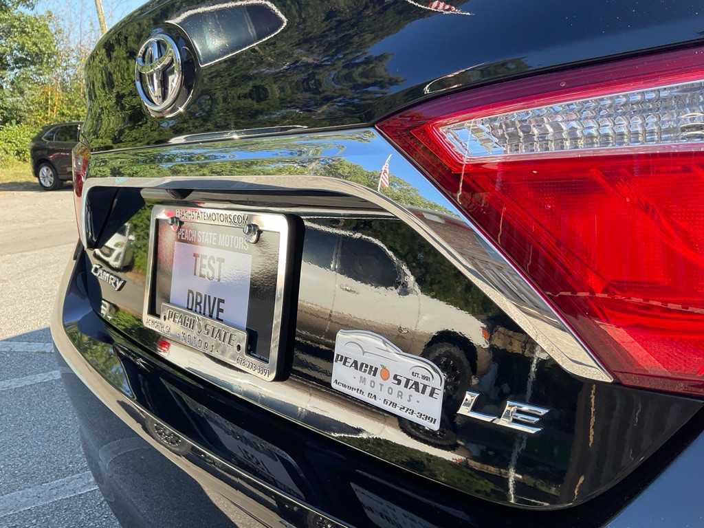 2016 Toyota Camry Image 10