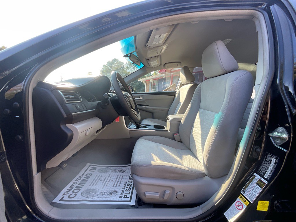 2016 Toyota Camry Image 14