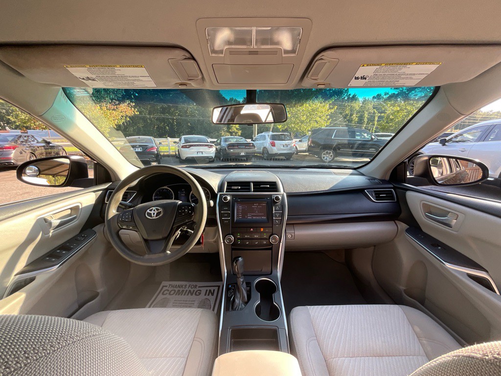 2016 Toyota Camry Image 20