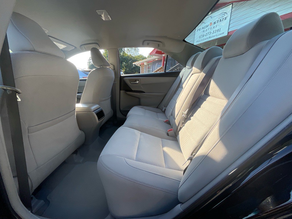 2016 Toyota Camry Image 27