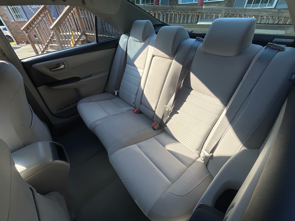 2016 Toyota Camry Image 29