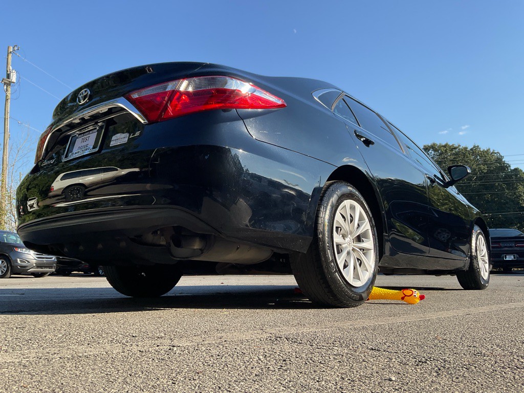 2016 Toyota Camry Image 43