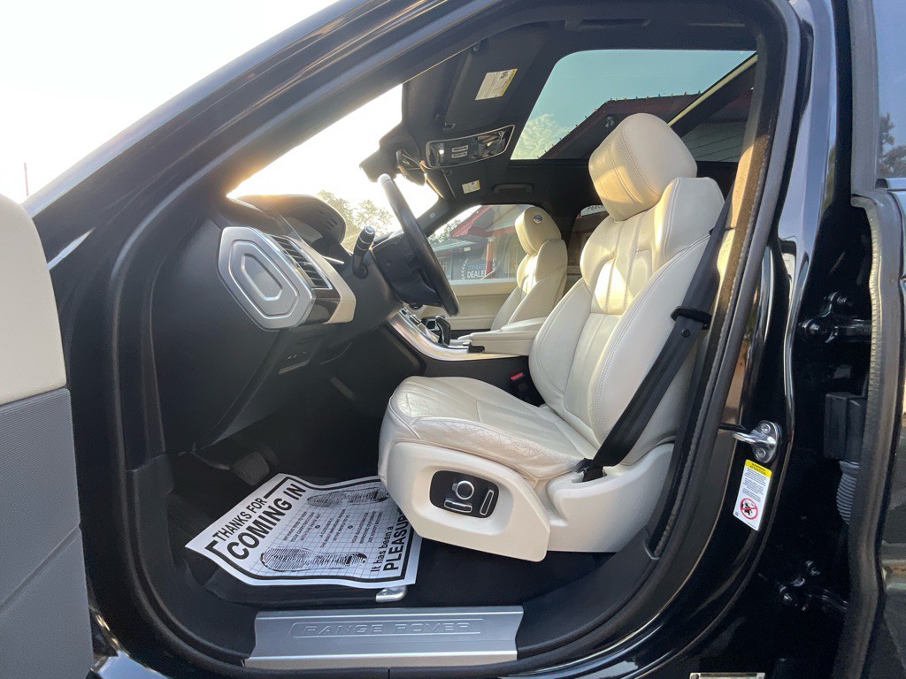 2017 Land Rover Range Rover Sport Image 14