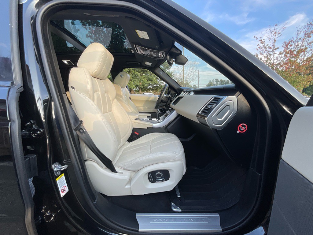 2017 Land Rover Range Rover Sport Image 17