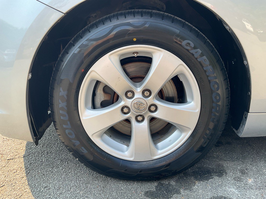 2015 Toyota Sienna Image 10