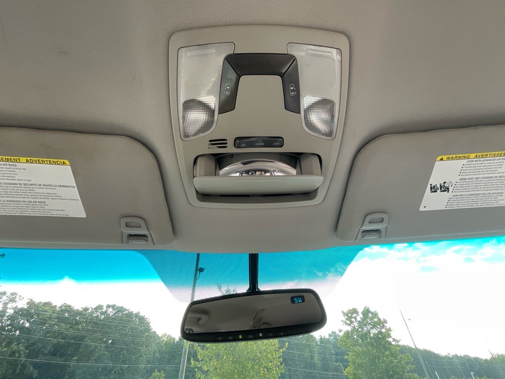 2015 Toyota Sienna Image 25