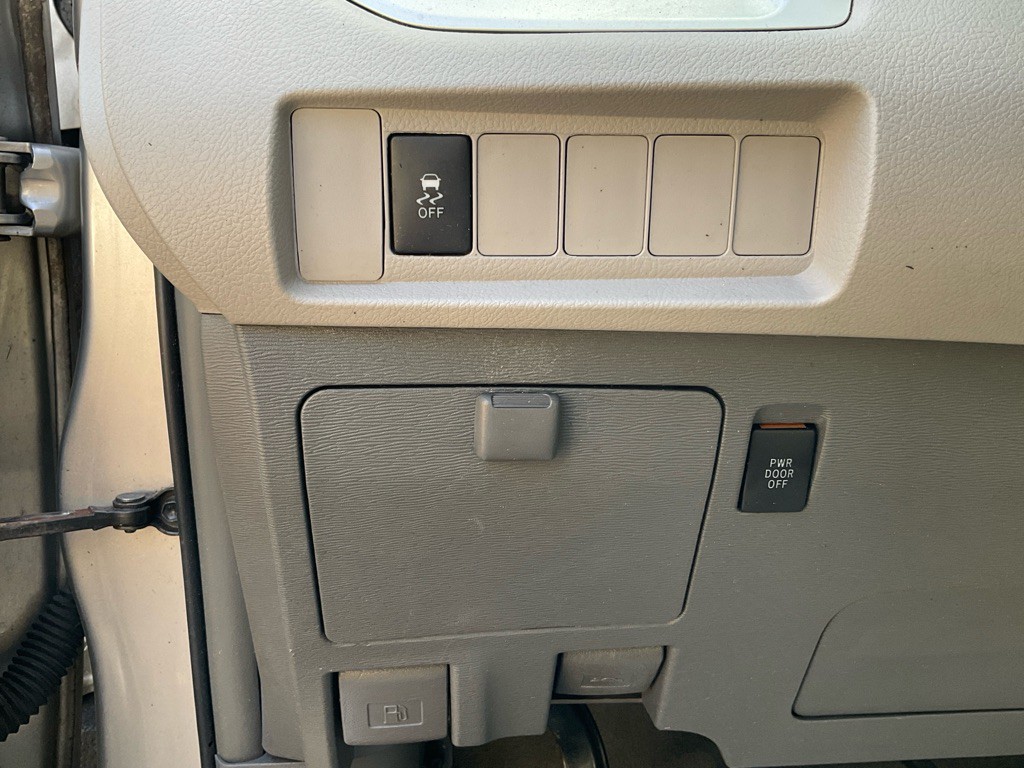 2015 Toyota Sienna Image 42