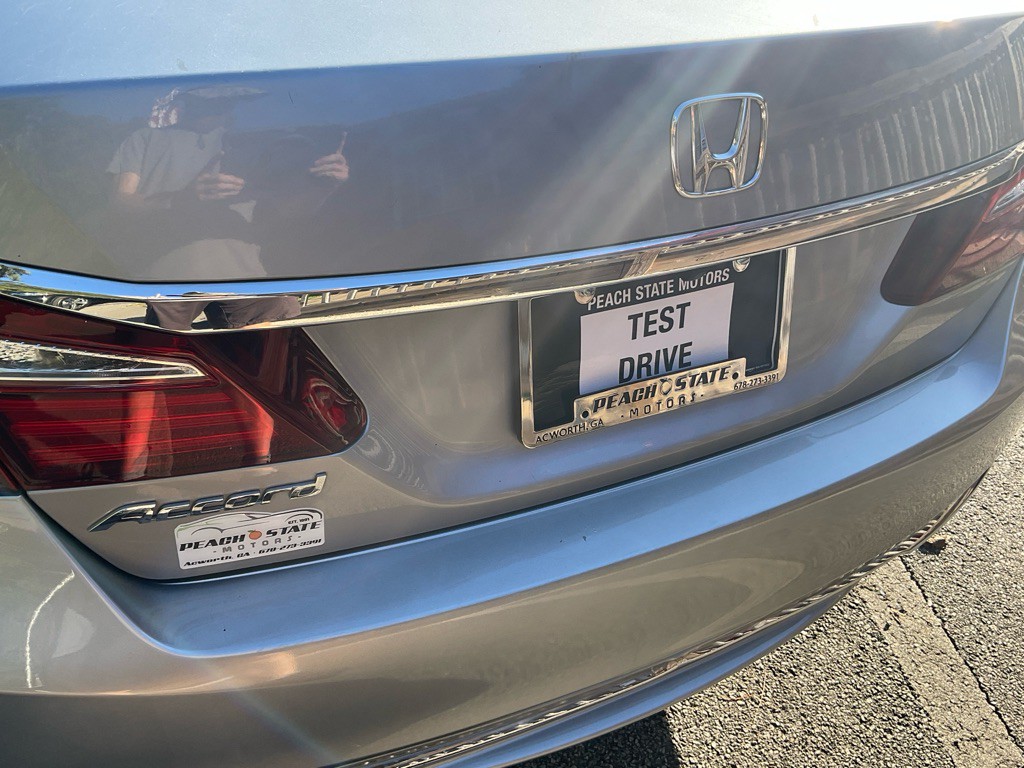 2017 Honda Accord Image 9