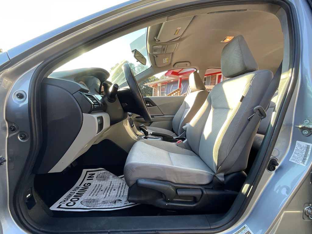 2017 Honda Accord Image 12