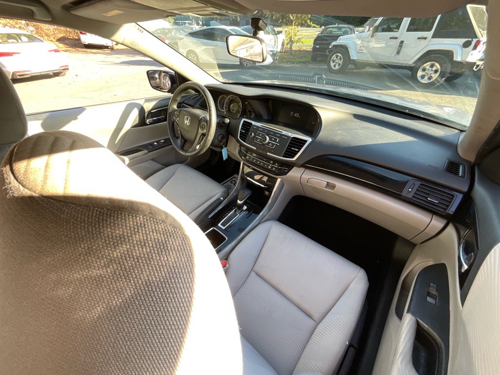 2017 Honda Accord Image 16