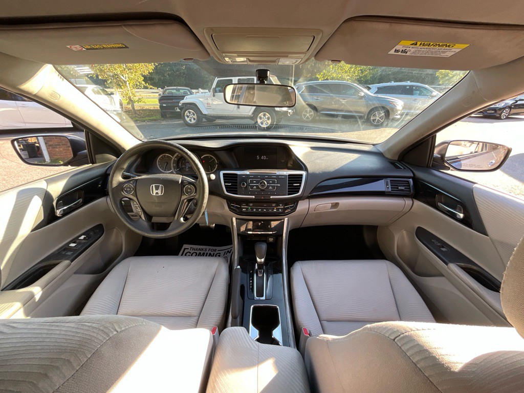 2017 Honda Accord Image 18