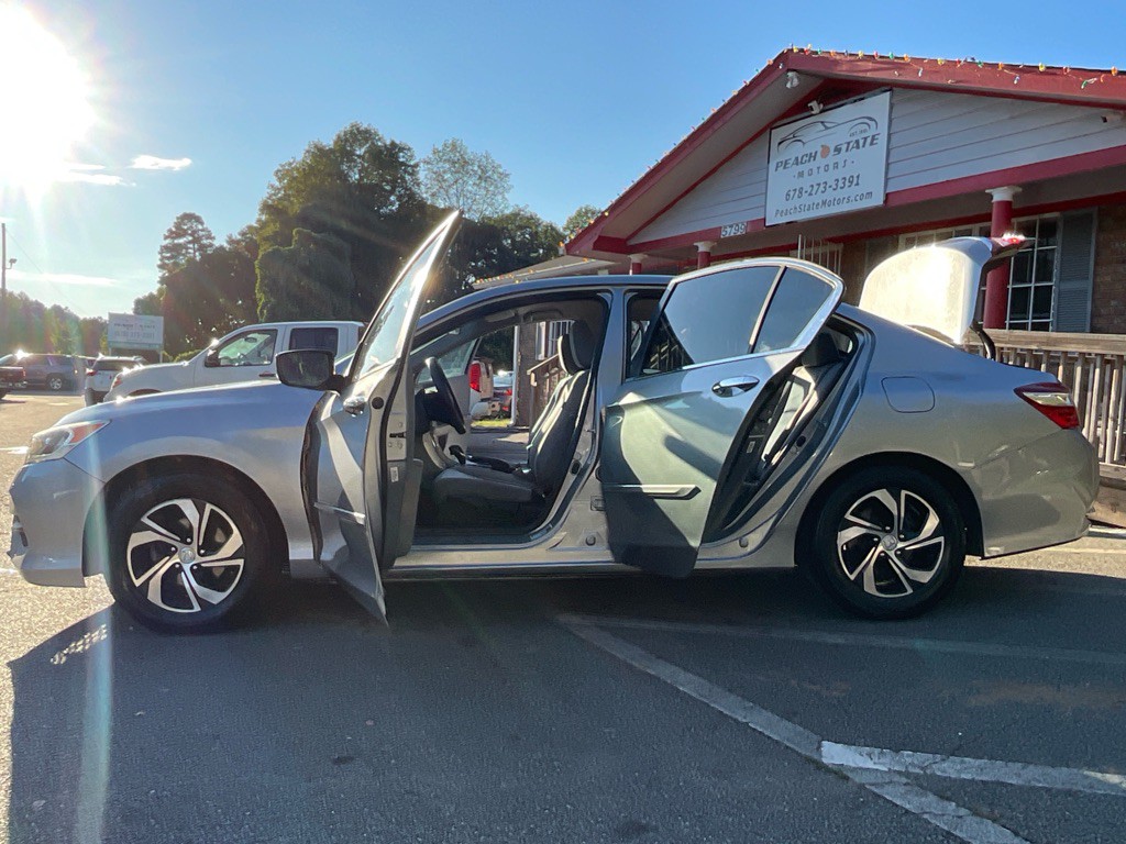 2017 Honda Accord Image 32