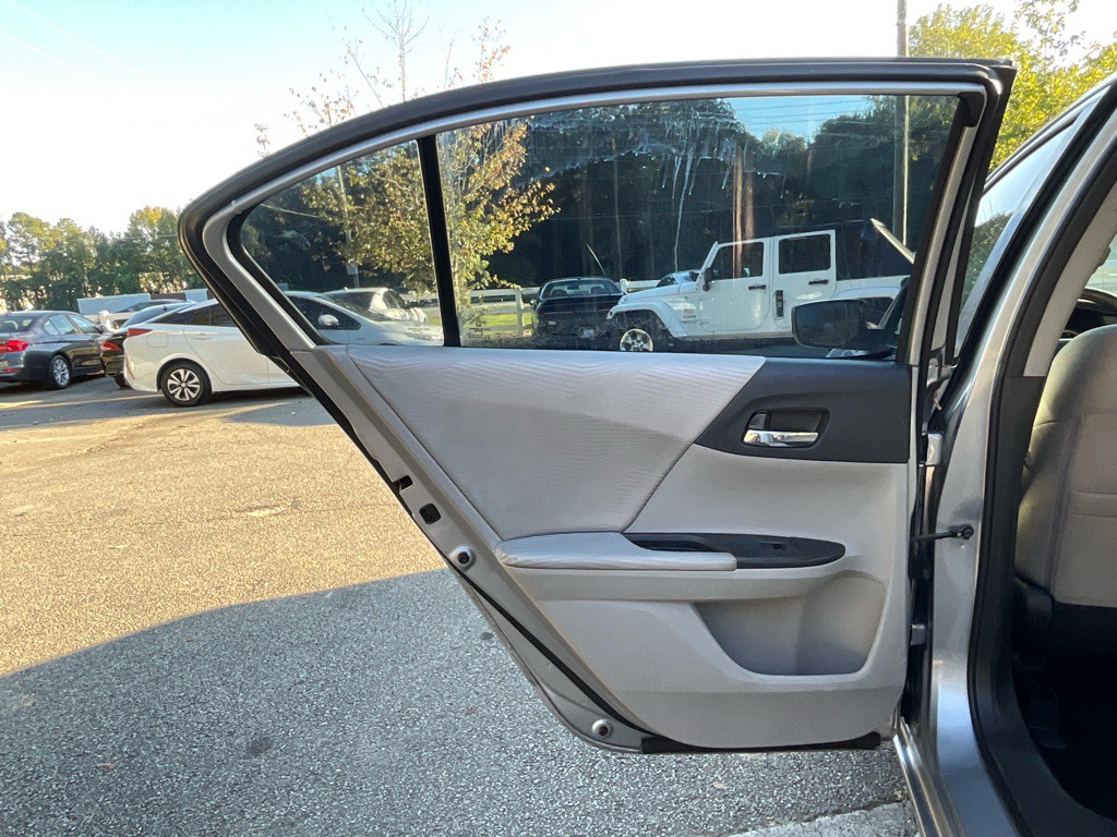 2017 Honda Accord Image 36