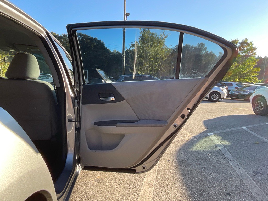 2017 Honda Accord Image 38