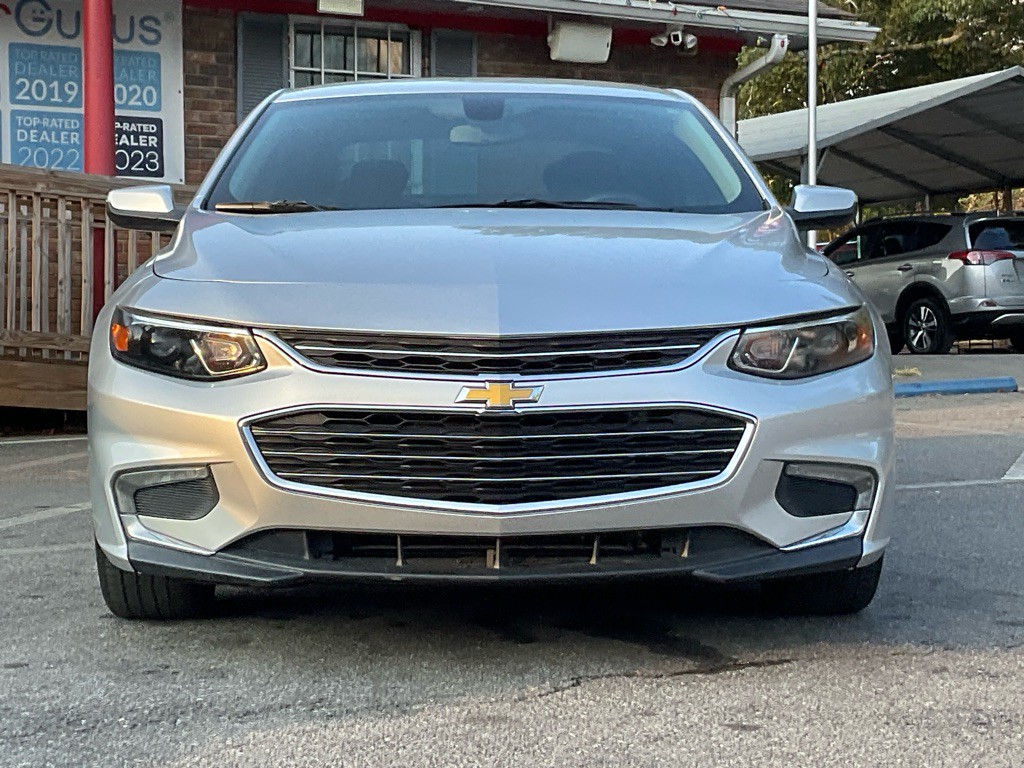 2018 Chevrolet Malibu Image 2