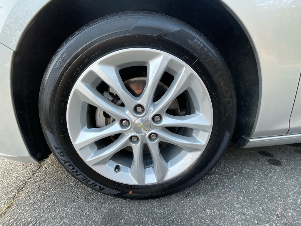 2018 Chevrolet Malibu Image 12