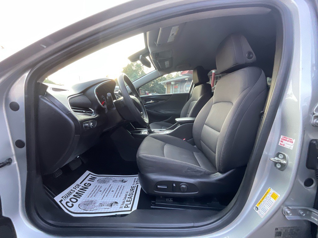 2018 Chevrolet Malibu Image 14