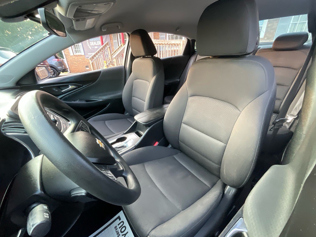 2018 Chevrolet Malibu Image 16