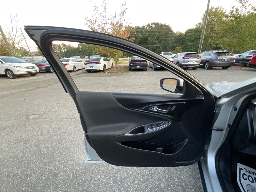 2018 Chevrolet Malibu Image 38