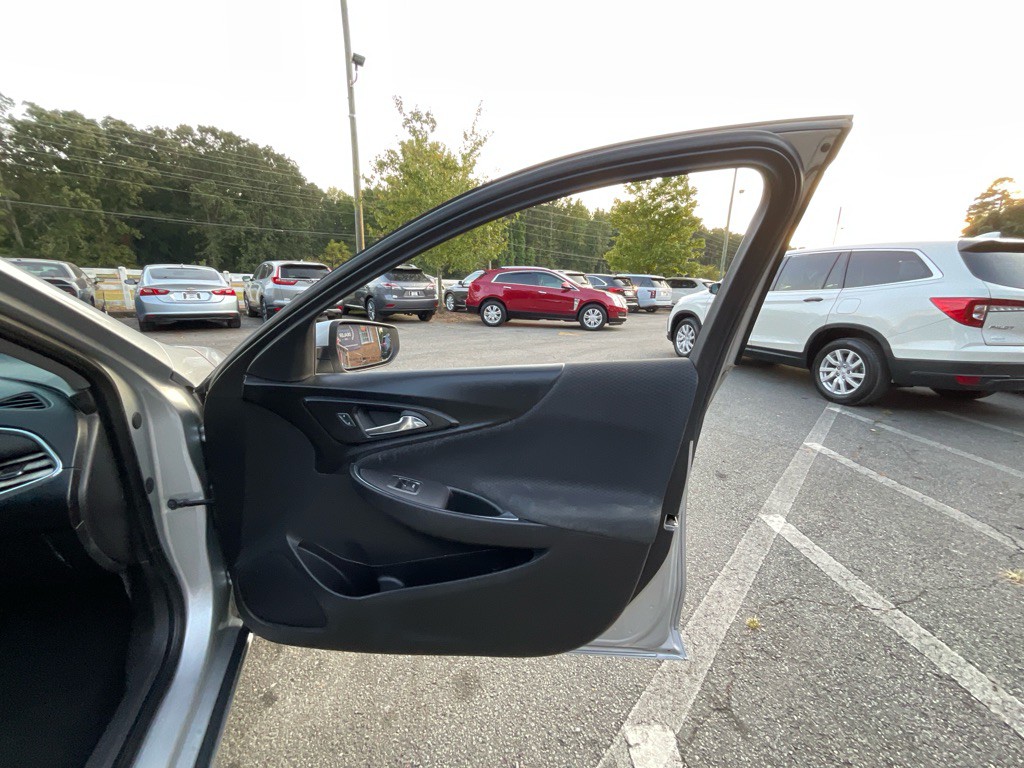 2018 Chevrolet Malibu Image 42