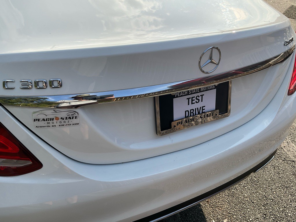 2015 Mercedes-Benz C-Class Image 9