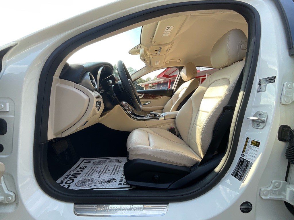 2015 Mercedes-Benz C-Class Image 14