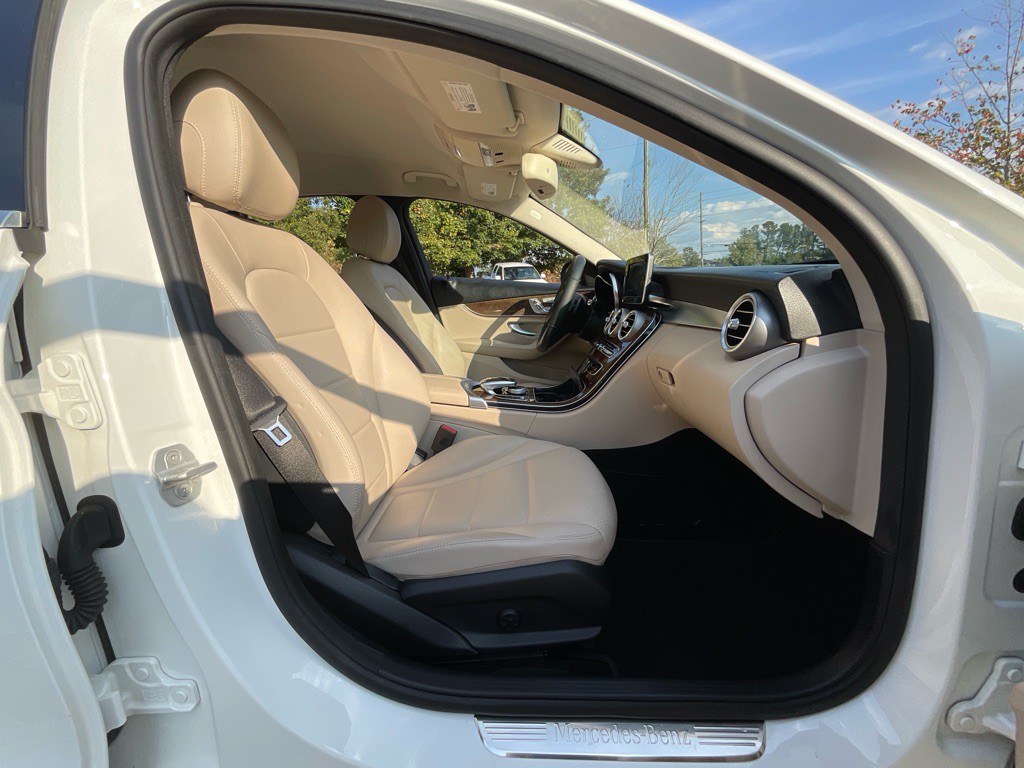 2015 Mercedes-Benz C-Class Image 17