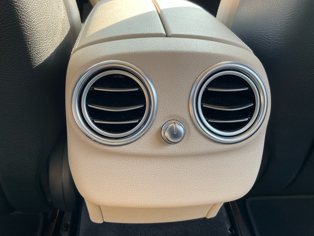 2015 Mercedes-Benz C-Class Image 23