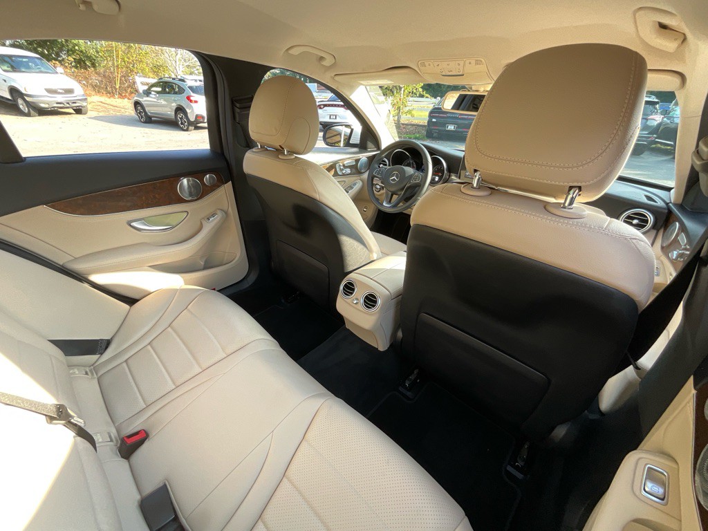 2015 Mercedes-Benz C-Class Image 30