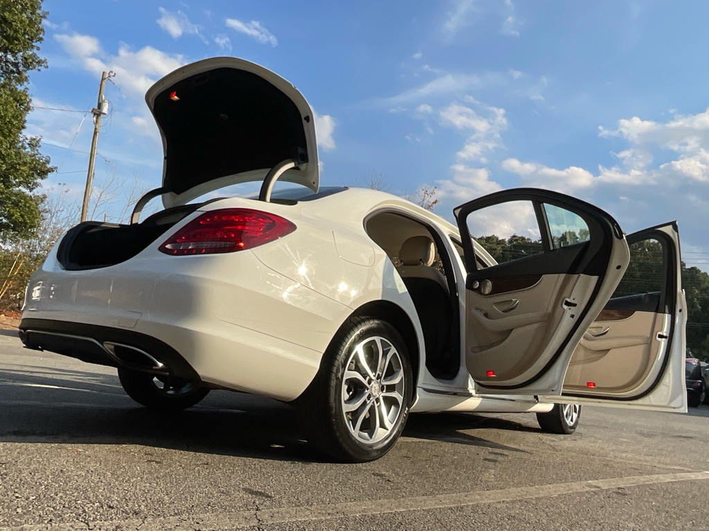2015 Mercedes-Benz C-Class Image 32