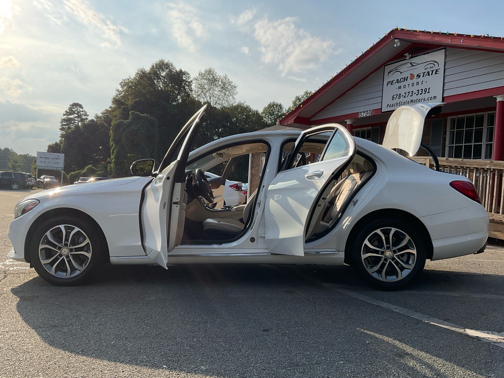 2015 Mercedes-Benz C-Class Image 33